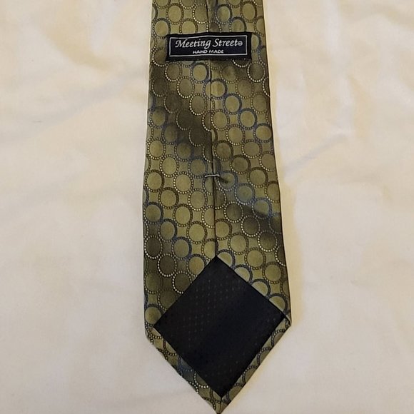 Meeting Street men's green circle design tie - Picture 2 of 2